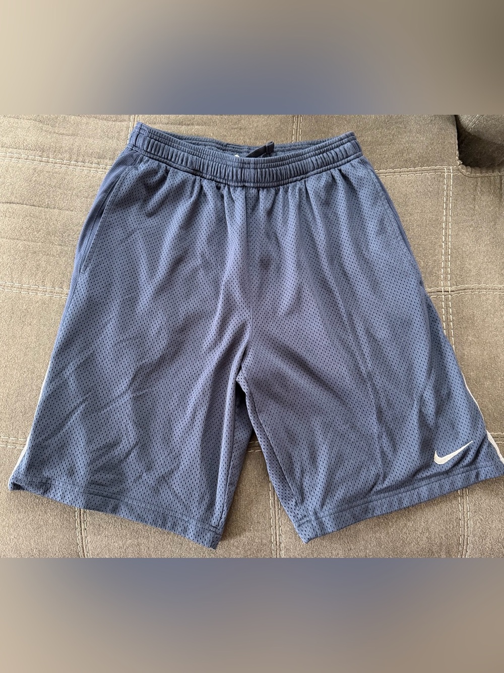 Nike Dri Fit Men’s Small Navy Blue Mesh Shorts with Pockets